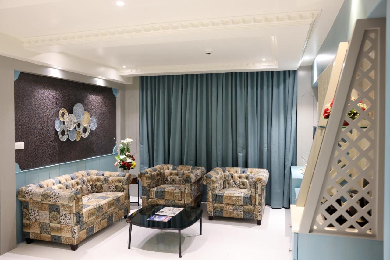 Aj Grand Hotel Mangalore Extérieur photo
