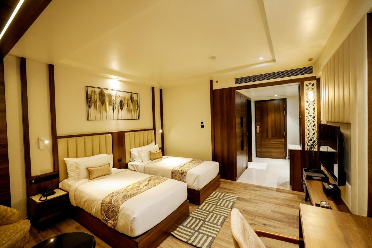 Aj Grand Hotel Mangalore Extérieur photo