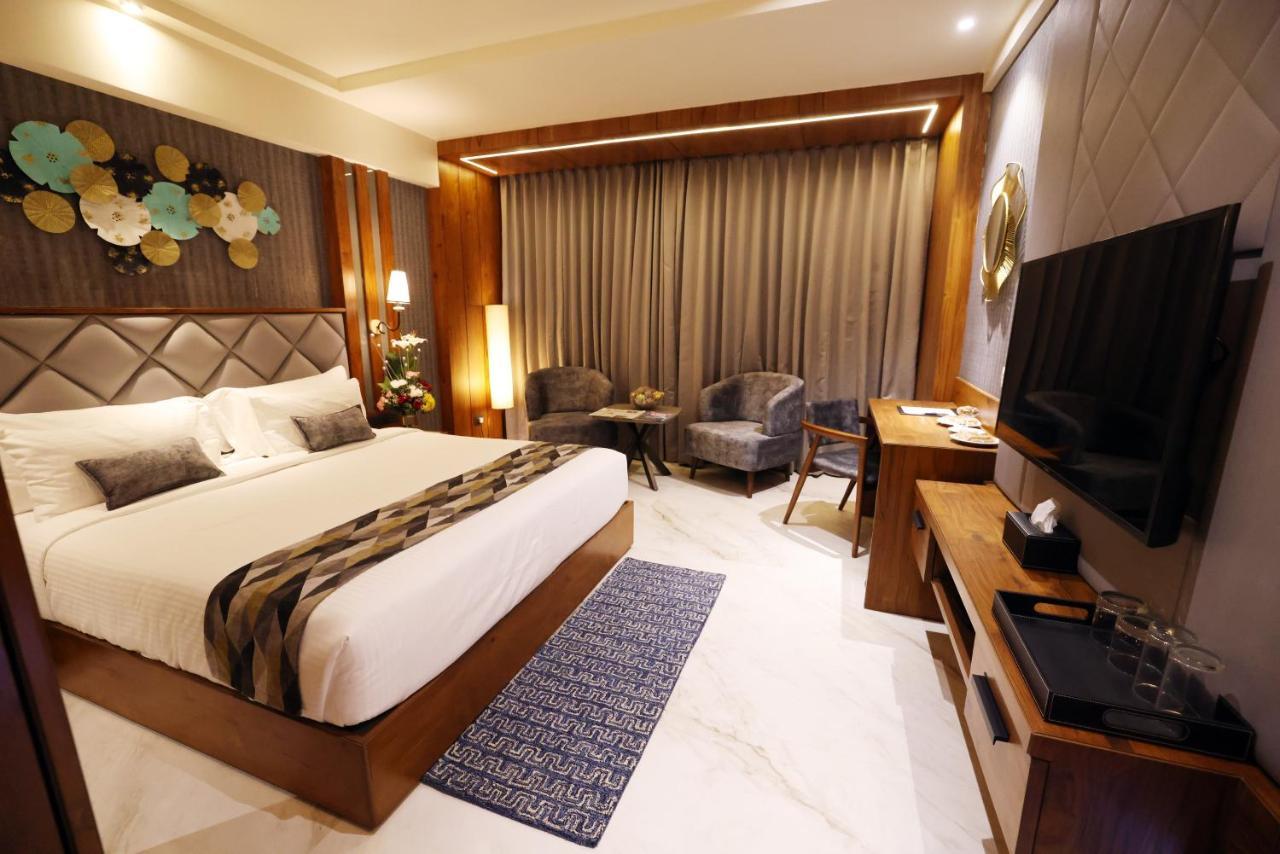 Aj Grand Hotel Mangalore Extérieur photo