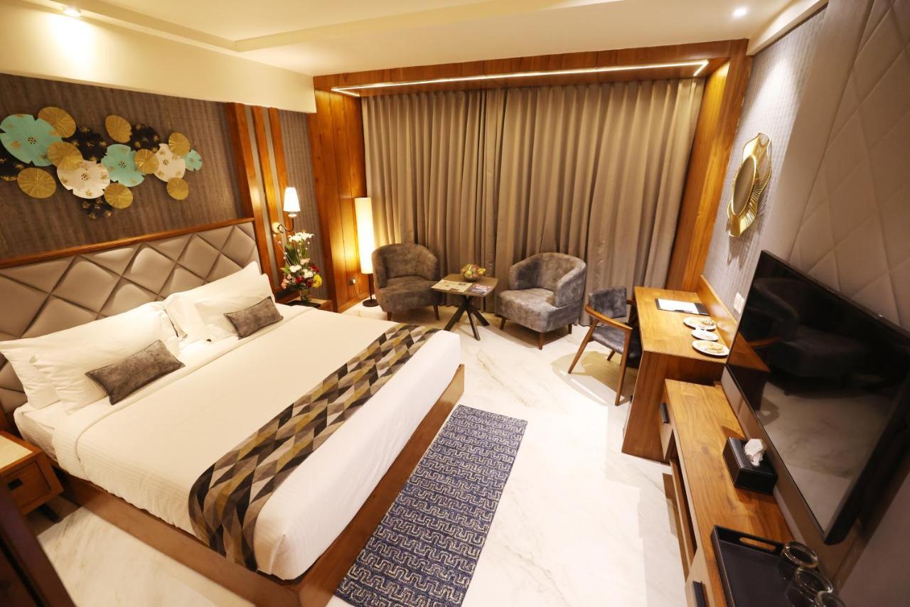 Aj Grand Hotel Mangalore Extérieur photo
