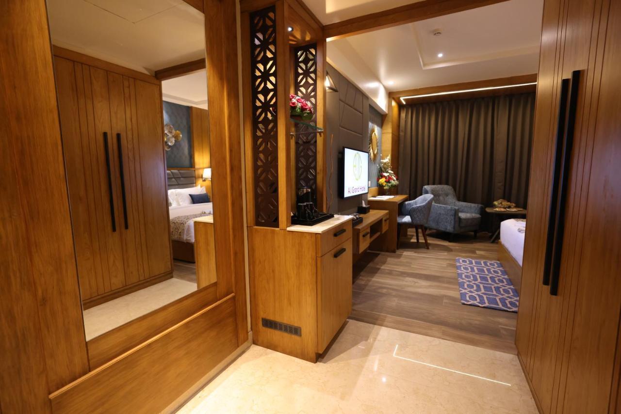 Aj Grand Hotel Mangalore Extérieur photo