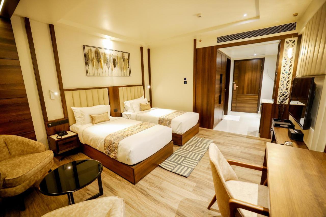 Aj Grand Hotel Mangalore Extérieur photo