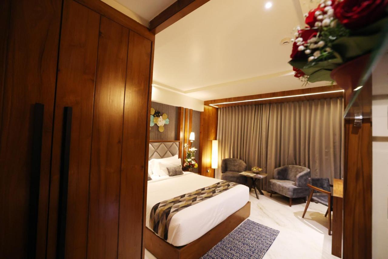 Aj Grand Hotel Mangalore Extérieur photo