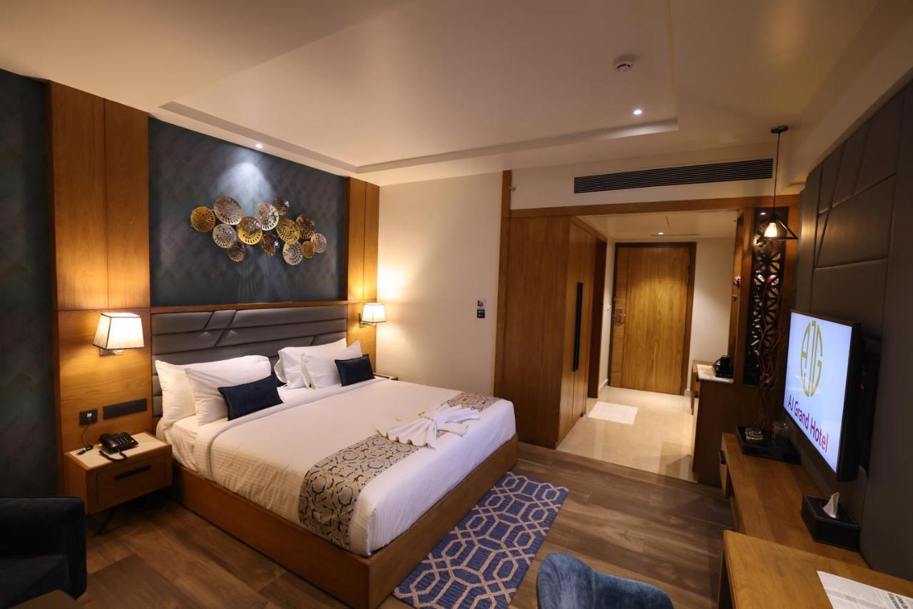 Aj Grand Hotel Mangalore Extérieur photo