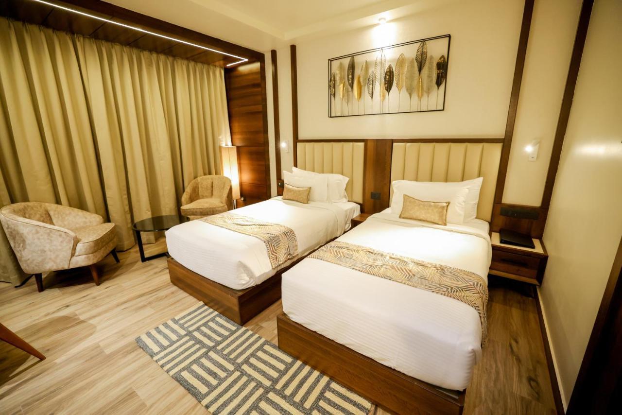 Aj Grand Hotel Mangalore Extérieur photo