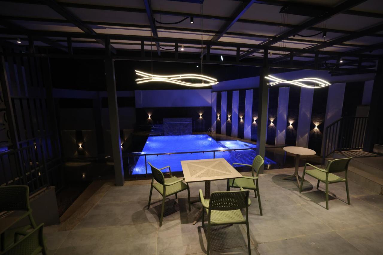 Aj Grand Hotel Mangalore Extérieur photo